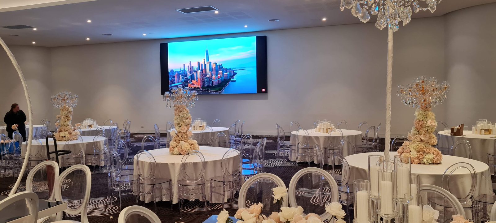 Hospitality Community Big Screens — installed project photo 4