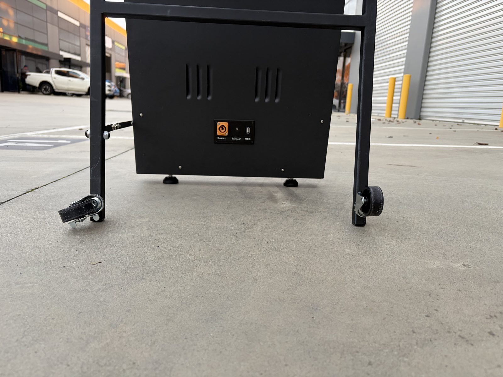 Portable Freestanding Displays — installed project photo 6