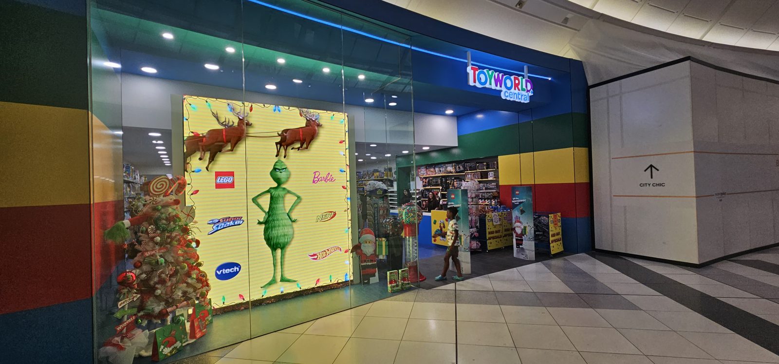 Shopfront  Retail Video Walls — installed project photo 3